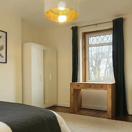 Large 3 Bed Apartment Glasgow West End Free Parking & Electric Vehicle Point Exterior photo